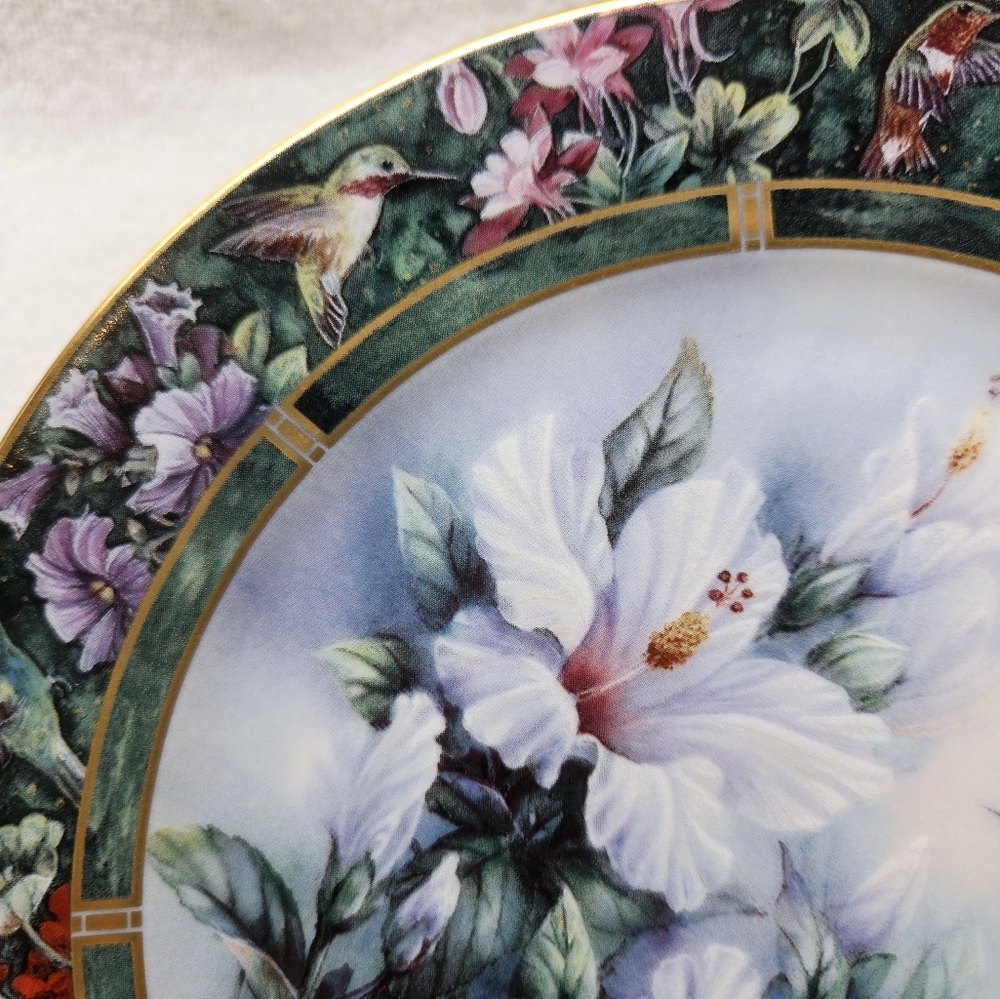 Ruby-Throated Hummingbird Ceramic Plate - Picture 10 of 10